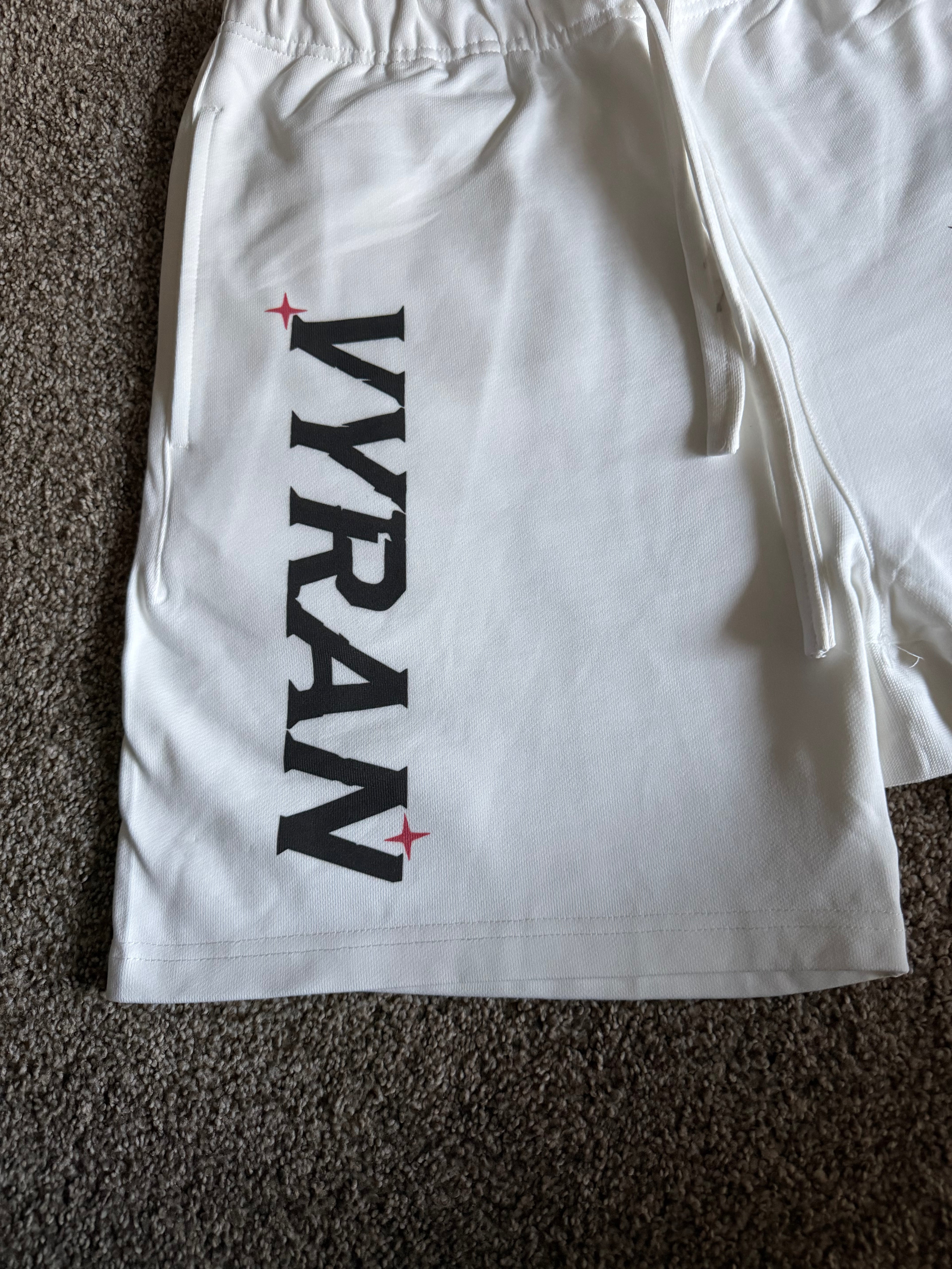 Vyran White shorts